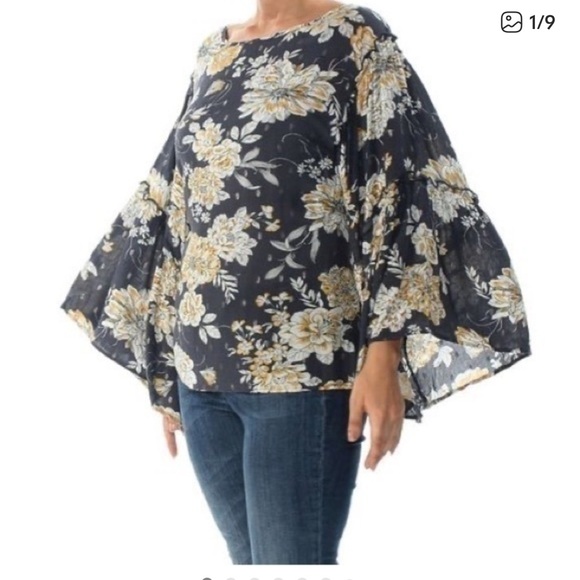 Gypsies & Moondust Tops - Gypsies & Moondust floral bell sleeved top